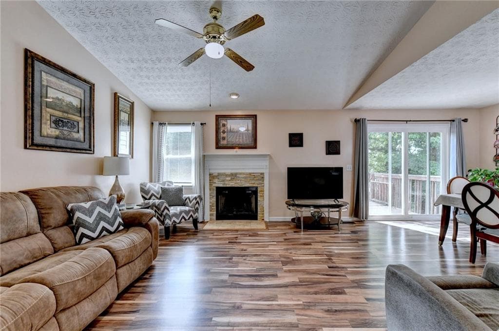 4 bedroom, 3 bathroom, 2,212 sq ft single family residence for sale at 7224 Ironwood Drive, Gainesville, GA 30507 — photo 6