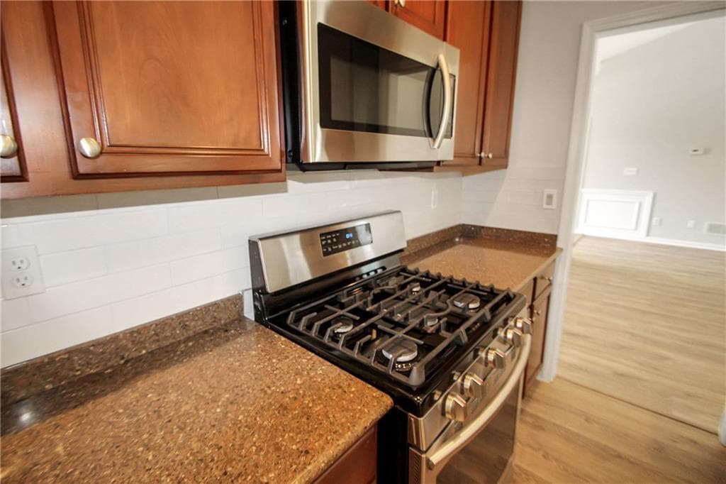 3 bedroom, 3 bathroom, 2,123 sq ft single family residence for rent at 258 Brookcliff Drive, Sugar Hill, GA 30518 for $2,500 a month — photo 8
