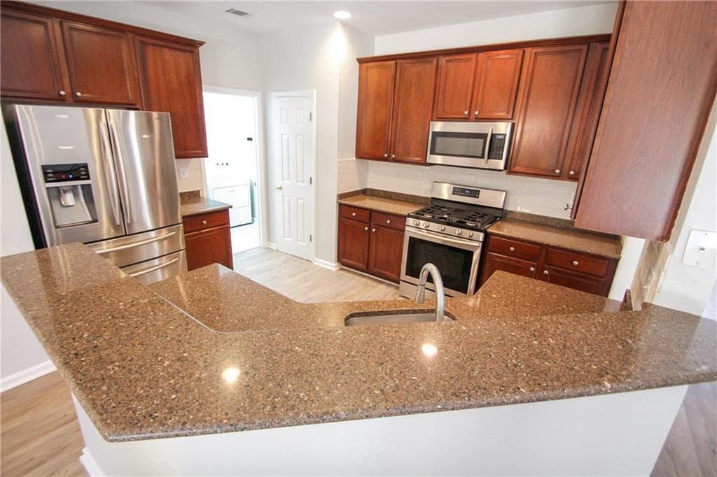 3 bedroom, 3 bathroom, 2,123 sq ft single family residence for rent at 258 Brookcliff Drive, Sugar Hill, GA 30518 for $2,500 a month — photo 9