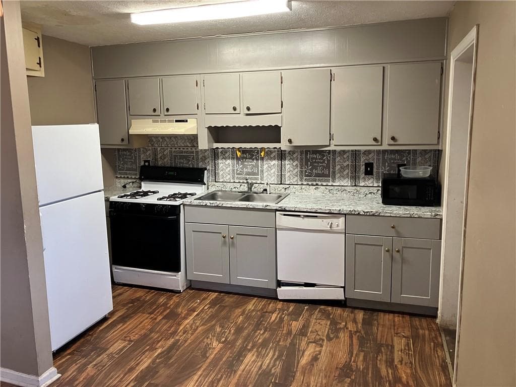 3 bedroom, 2 bathroom, 1,075 sq ft single family residence for rent at 8475 Lee Road, Lithia Springs, GA 30122 for $1,700 a month — photo 3
