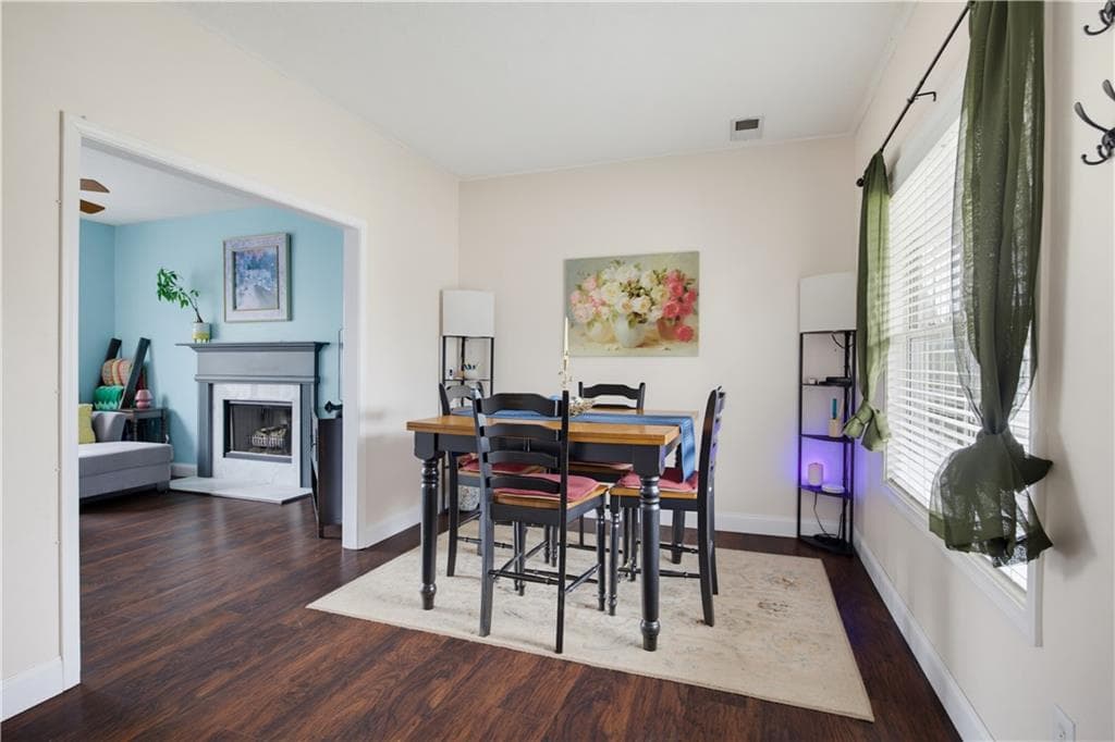 4 bedroom, 3 bathroom, 2,275 sq ft single family residence for sale at 3963 Pocono Way, Marietta, GA 30064 — photo 4