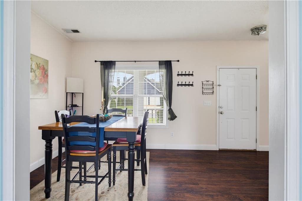 4 bedroom, 3 bathroom, 2,275 sq ft single family residence for sale at 3963 Pocono Way, Marietta, GA 30064 — photo 5