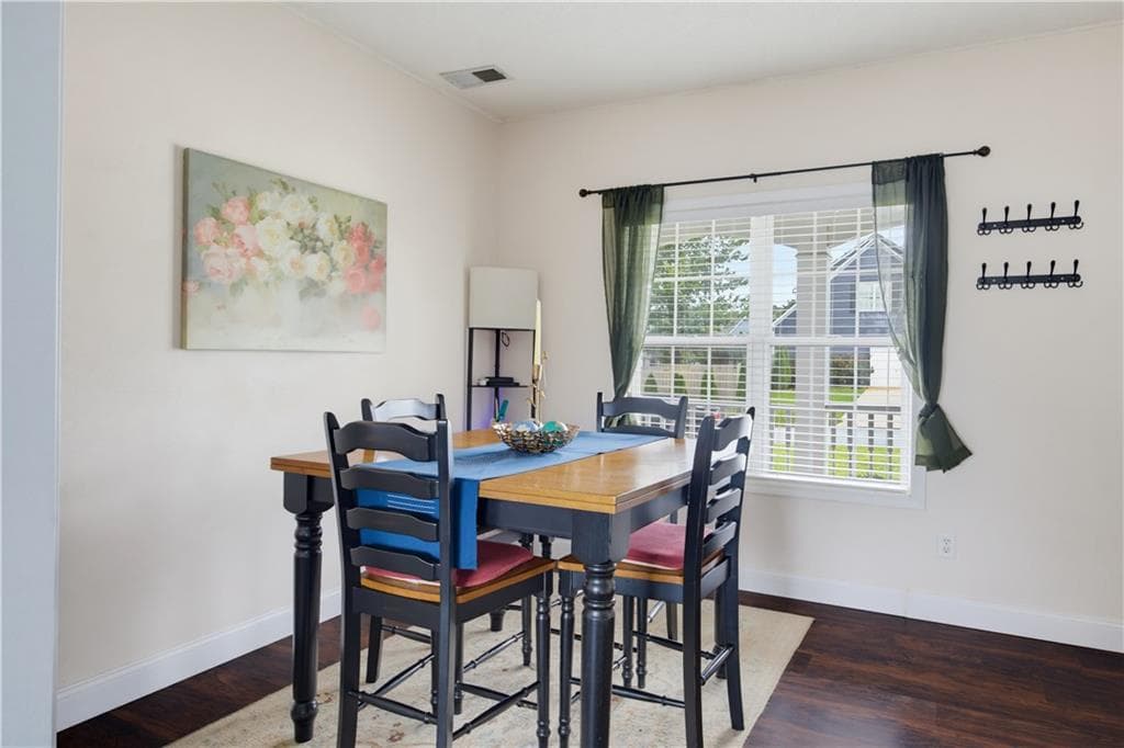4 bedroom, 3 bathroom, 2,275 sq ft single family residence for sale at 3963 Pocono Way, Marietta, GA 30064 — photo 6