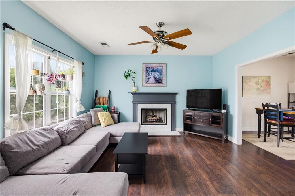 4 bedroom, 3 bathroom, 2,275 sq ft single family residence for sale at 3963 Pocono Way, Marietta, GA 30064 — photo 7