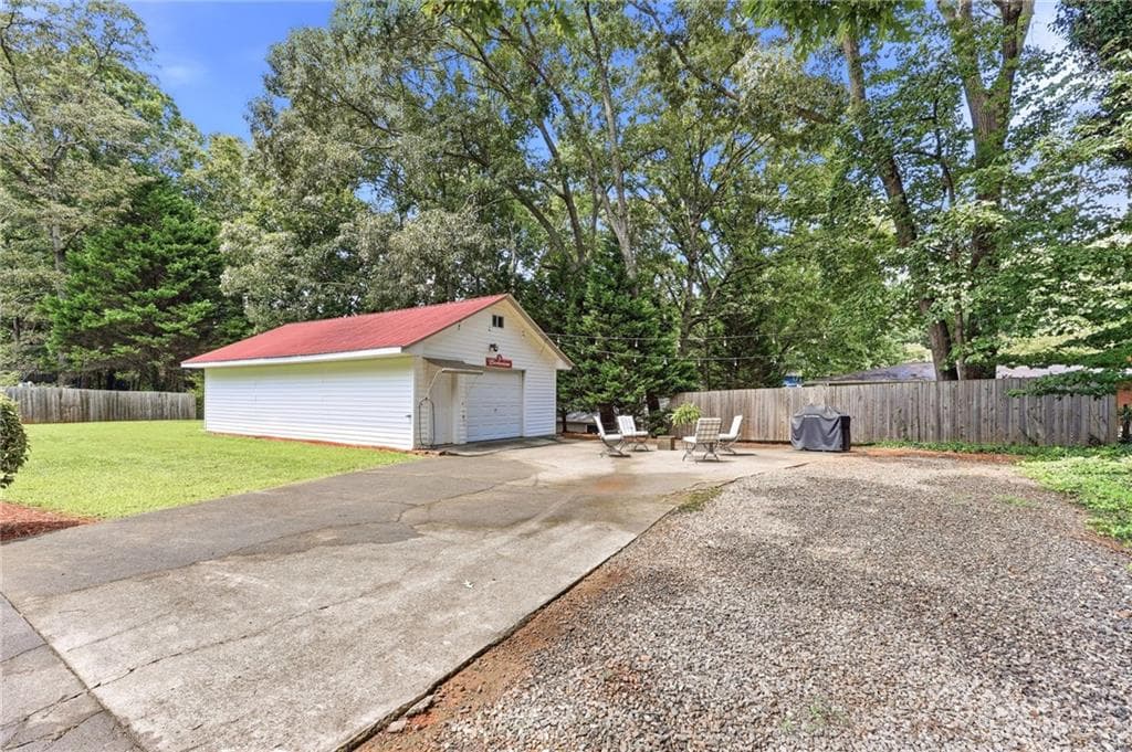 3 bedroom, 2 bathroom, 1,531 sq ft single family residence for sale at 3532 Wesley Drive, Gainesville, GA 30506 — photo 9