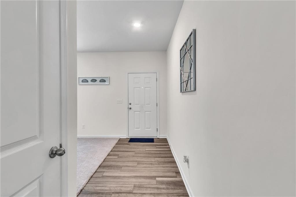 4 bedroom, 3 bathroom, 3,095 sq ft single family residence for sale at 289 Pond Court, Hoschton, GA 30548 — photo 6