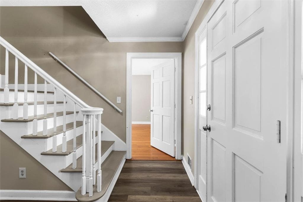 4 bedroom, 3 bathroom, 3,395 sq ft single family residence for sale at 3722 Southgate Drive, Lilburn, GA 30047 — photo 7