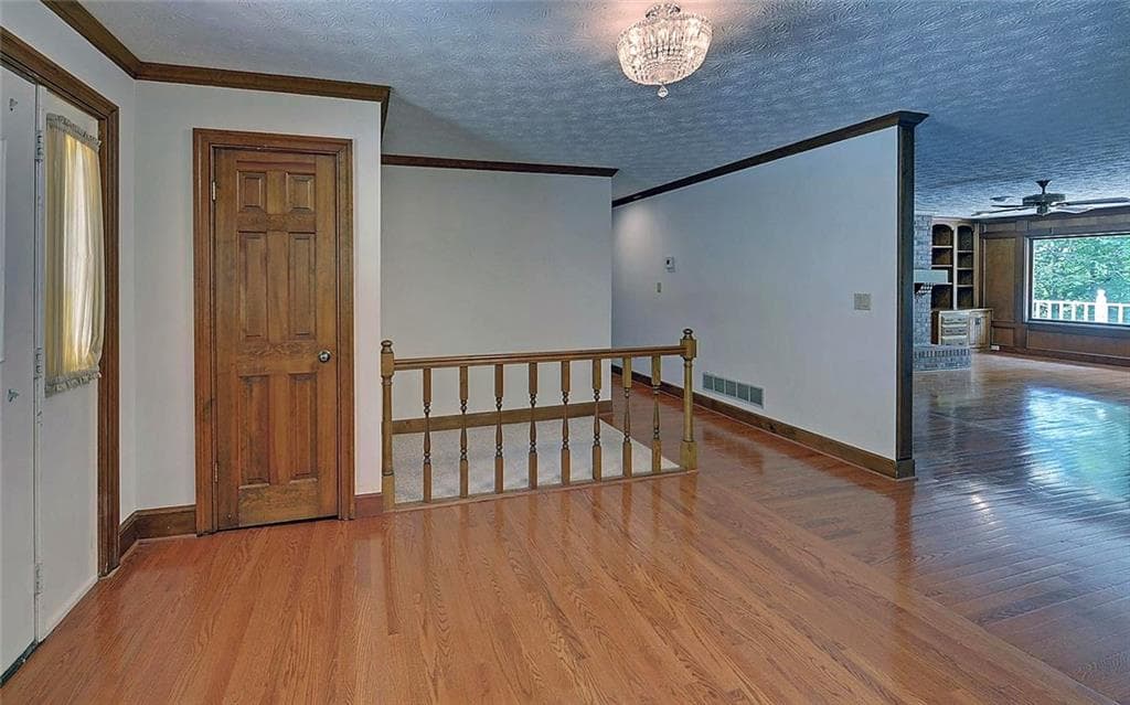 3 bedroom, 4 bathroom, 3,424 sq ft single family residence for sale at 4521 Shoreline Drive, Gainesville, GA 30506 — photo 10