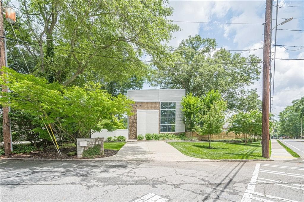 3 bedroom, 4 bathroom, 5,092 sq ft single family residence for rent at 2269 Briarwood Hills Drive, Brookhaven, GA 30319 for $7,900 a month — photo 2