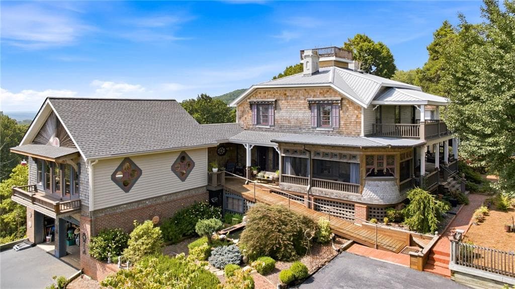 3 bedroom, 2 bathroom, 4,680 sq ft single family residence for sale at 684 Grandview Avenue, Mount Airy, GA 30563