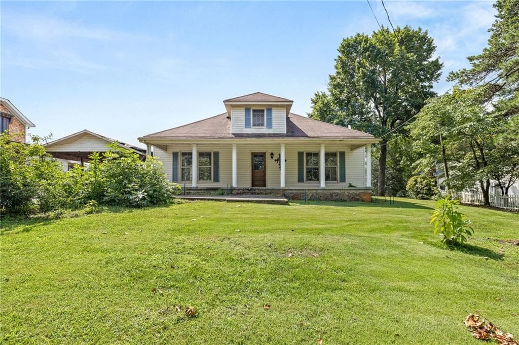3 bedroom, 2 bathroom, 4,680 sq ft single family residence for sale at 684 Grandview Avenue, Mount Airy, GA 30563 — photo 5