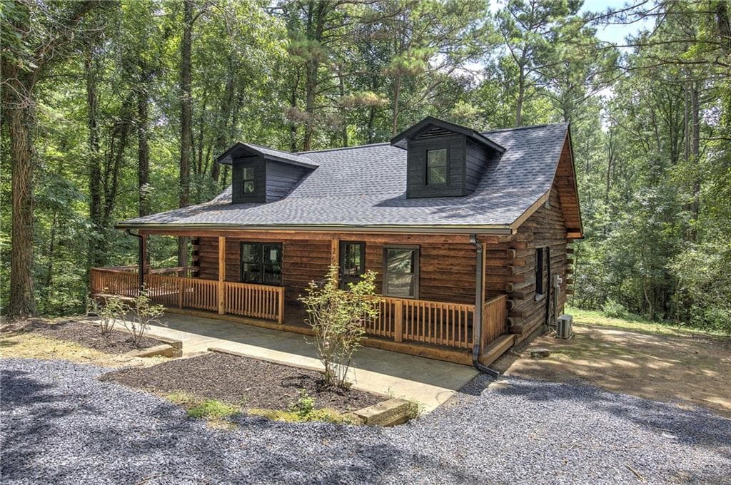 3 bedroom, 2 bathroom, 1,387 sq ft single family residence for sale at 252 Hudson Way, Dalton, GA 30721