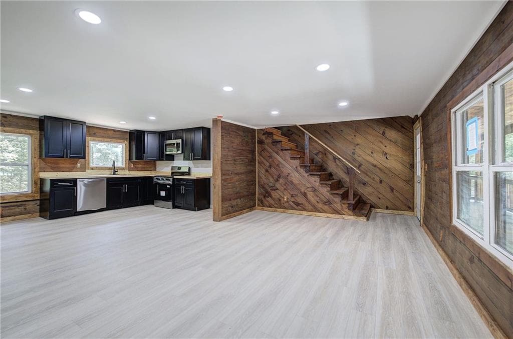 3 bedroom, 2 bathroom, 1,387 sq ft single family residence for sale at 252 Hudson Way, Dalton, GA 30721 — photo 3