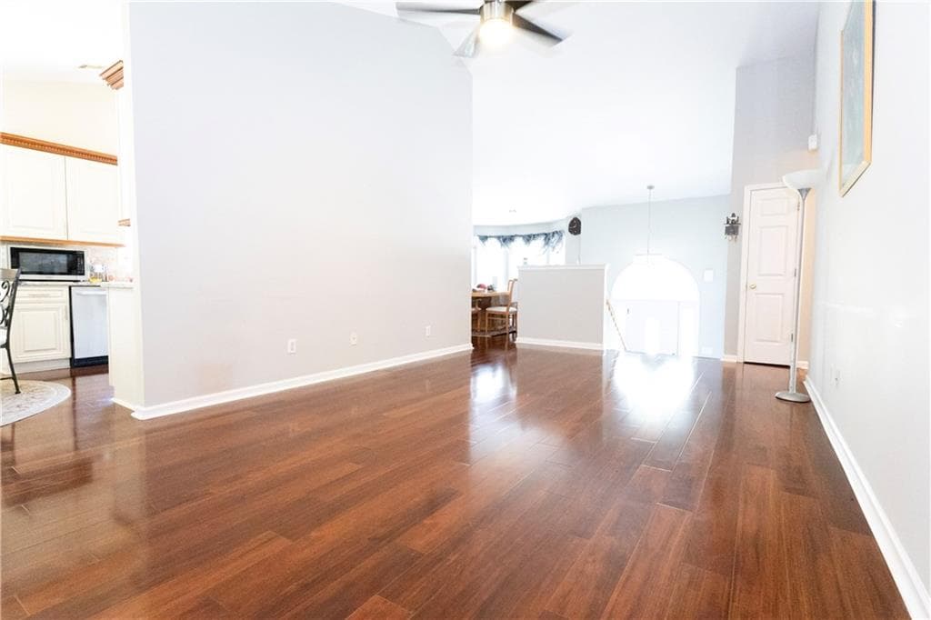 4 bedroom, 3 bathroom, 2,392 sq ft single family residence for rent at 315 Myrtlewood Terrace, Tucker, GA 30084 for $2,550 a month — photo 2