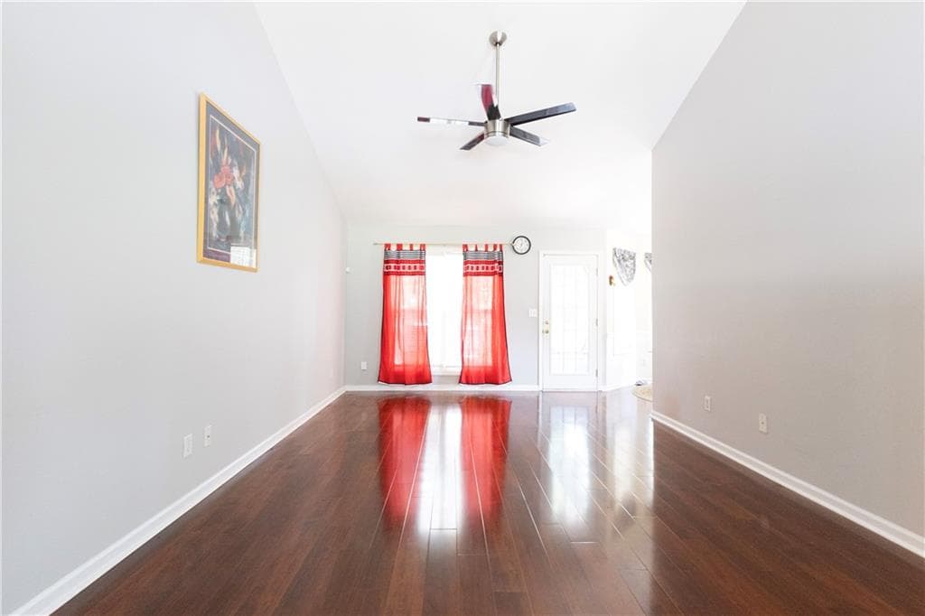 4 bedroom, 3 bathroom, 2,392 sq ft single family residence for rent at 315 Myrtlewood Terrace, Tucker, GA 30084 for $2,550 a month — photo 6