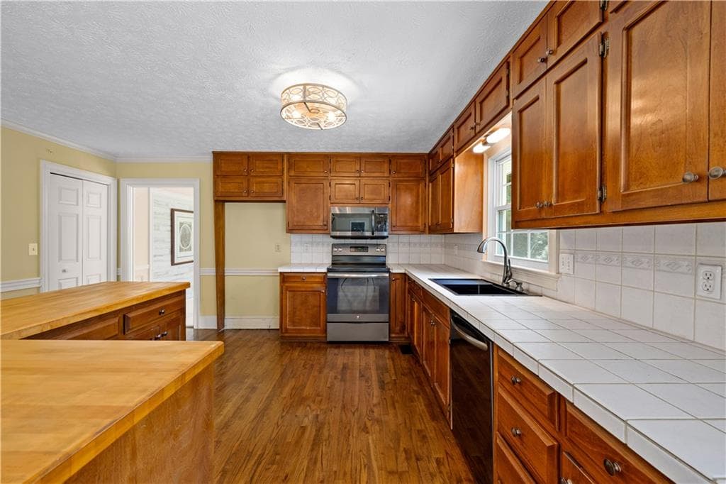 4 bedroom, 3 bathroom, 3,963 sq ft single family residence for sale at 4172 Kings Highway, Douglasville, GA 30135 — photo 5