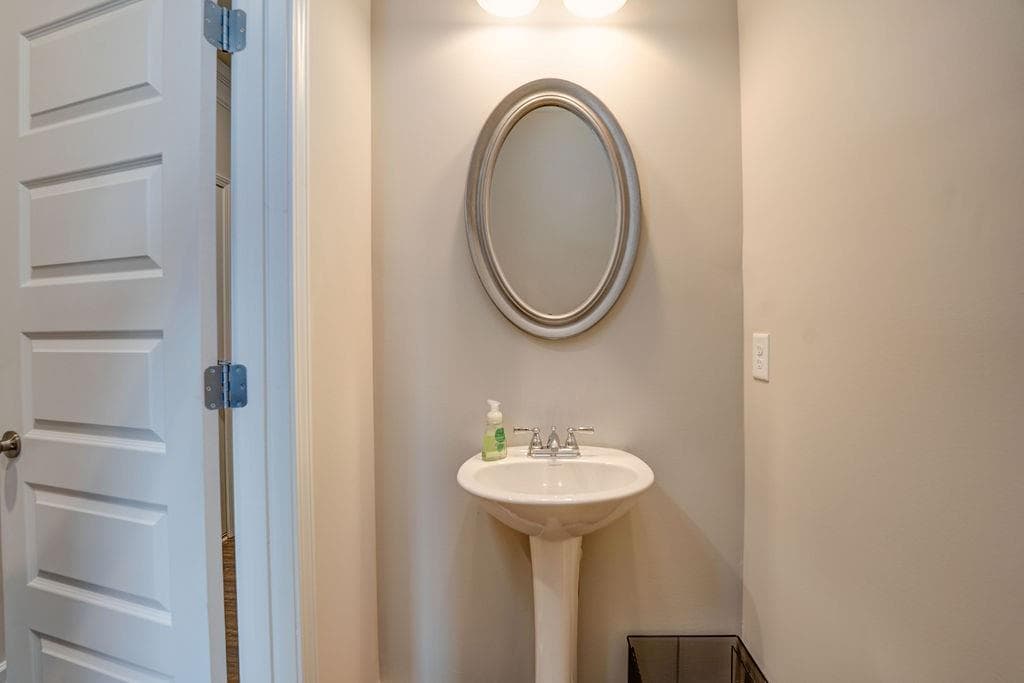3 bedroom, 3 bathroom, 2,042 sq ft single family residence for rent at 101 Waterside Trail, Calhoun, GA 30701 for $2,500 a month — photo 4