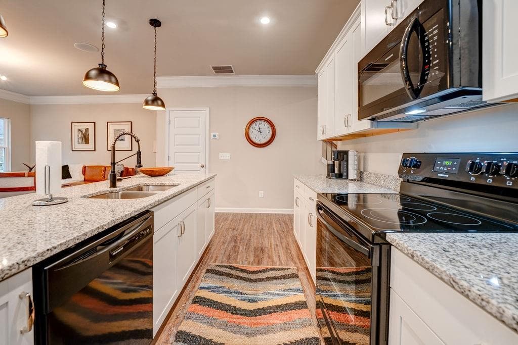 3 bedroom, 3 bathroom, 2,042 sq ft single family residence for rent at 101 Waterside Trail, Calhoun, GA 30701 for $2,500 a month — photo 9