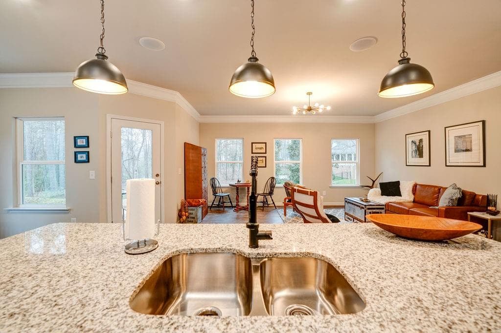 3 bedroom, 3 bathroom, 2,042 sq ft single family residence for rent at 101 Waterside Trail, Calhoun, GA 30701 for $2,500 a month — photo 10