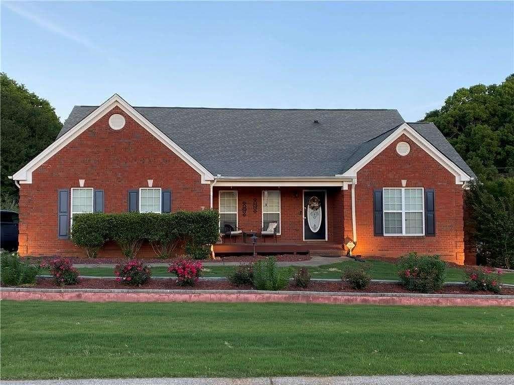 7 bedroom, 5 bathroom, 4,352 sq ft home for sale at 44 Still Water Lane, Jefferson, GA