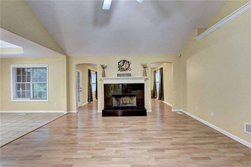 7 bedroom, 5 bathroom, 4,352 sq ft single family residence for sale at 44 Still Water Lane, Jefferson, GA 30549 — photo 3