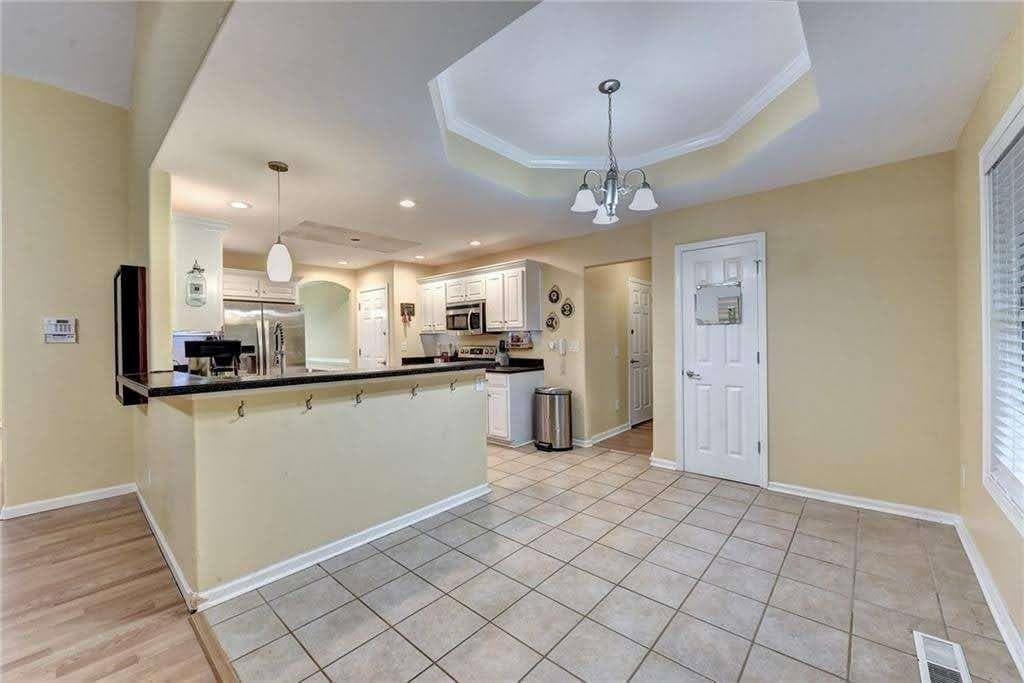 7 bedroom, 5 bathroom, 4,352 sq ft single family residence for sale at 44 Still Water Lane, Jefferson, GA 30549 — photo 4