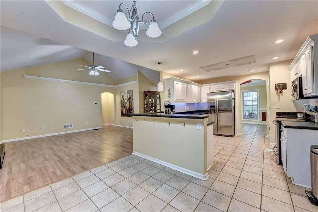 7 bedroom, 5 bathroom, 4,352 sq ft single family residence for sale at 44 Still Water Lane, Jefferson, GA 30549 — photo 6