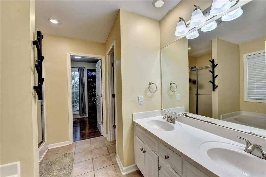 7 bedroom, 5 bathroom, 4,352 sq ft single family residence for sale at 44 Still Water Lane, Jefferson, GA 30549 — photo 8