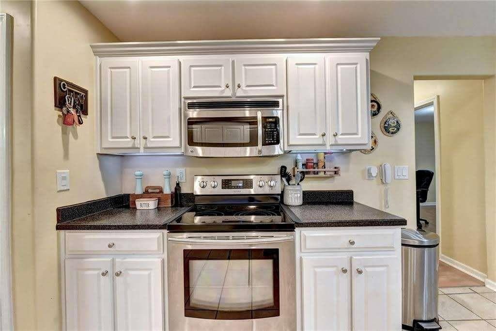 7 bedroom, 5 bathroom, 4,352 sq ft single family residence for sale at 44 Still Water Lane, Jefferson, GA 30549 — photo 9