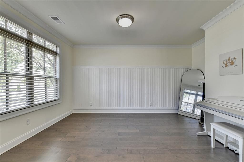 5 bedroom, 5 bathroom, 3,714 sq ft single family residence for sale at 11205 Olbrich Trail, Johns Creek, GA 30097 — photo 6