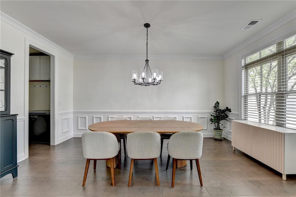 5 bedroom, 5 bathroom, 3,714 sq ft single family residence for sale at 11205 Olbrich Trail, Johns Creek, GA 30097 — photo 9