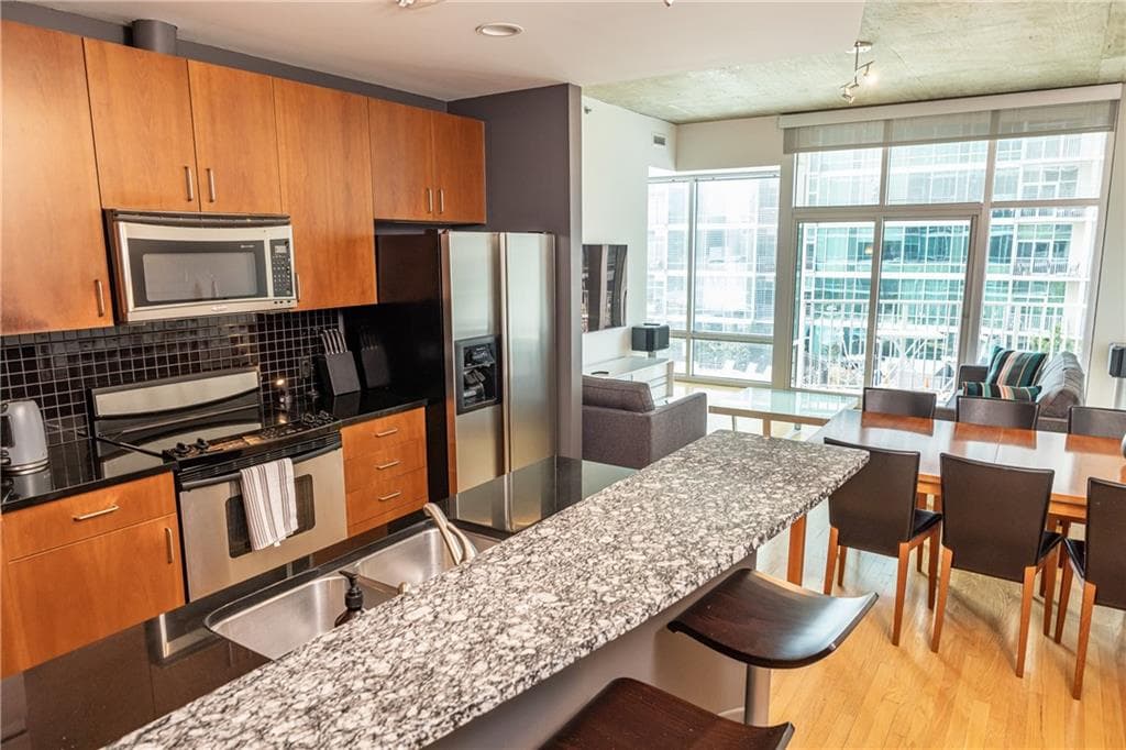 1 bedroom, 1 bathroom, 849 sq ft condominium for sale at 943 Peachtree Street 902, Atlanta, GA 30309 — photo 4