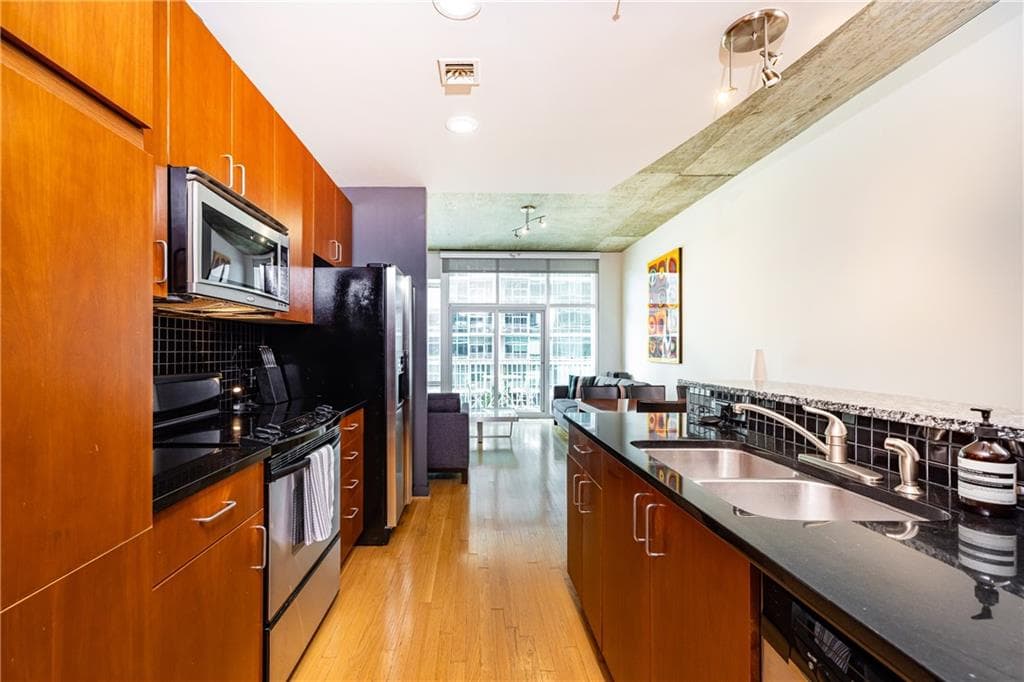 1 bedroom, 1 bathroom, 849 sq ft condominium for sale at 943 Peachtree Street 902, Atlanta, GA 30309 — photo 5