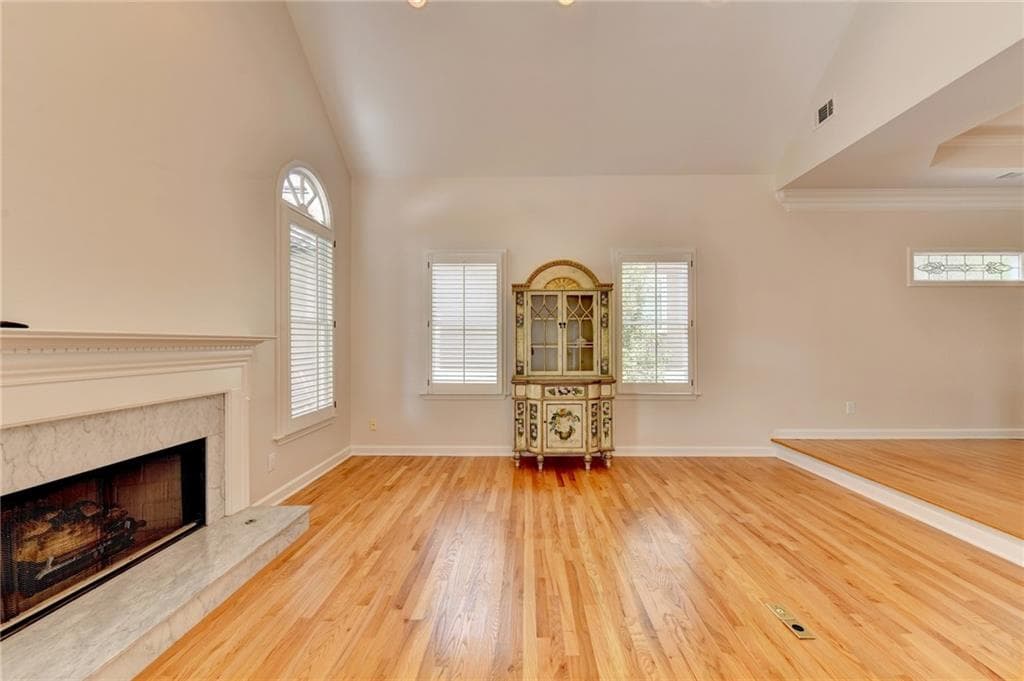 3 bedroom, 3 bathroom, 4,573 sq ft single family residence under contract at 4860 Haydens Walk Drive, Johns Creek, GA 30022 — photo 8