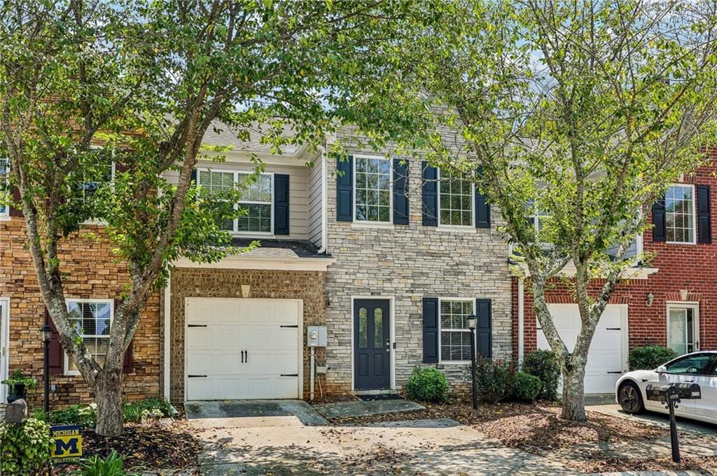 3 bedroom, 3 bathroom, 1,956 sq ft townhouse for sale at 4228 Chatham Ridge Drive, Buford, GA 30518 — photo 3