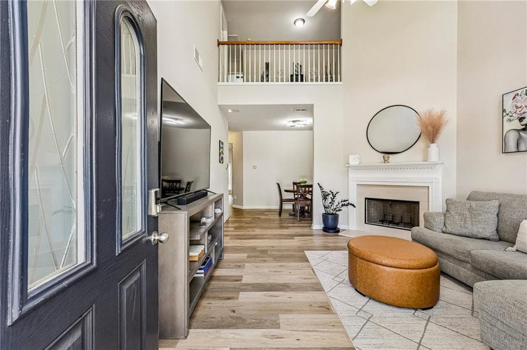 3 bedroom, 3 bathroom, 1,956 sq ft townhouse for sale at 4228 Chatham Ridge Drive, Buford, GA 30518 — photo 4