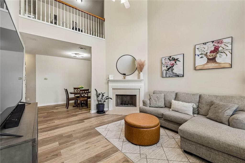 3 bedroom, 3 bathroom, 1,956 sq ft townhouse for sale at 4228 Chatham Ridge Drive, Buford, GA 30518 — photo 5