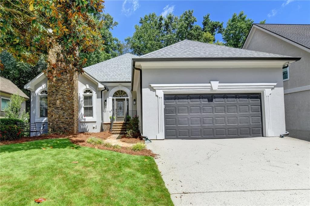 3 bedroom, 3 bathroom, 4,573 sq ft single family residence under contract at 4860 Haydens Walk Drive, Johns Creek, GA 30022 — photo 2