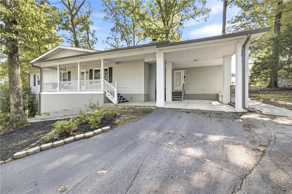 3 bedroom, 2 bathroom, 1,420 sq ft single family residence for sale at 278 Swain Street, Clarkesville, GA 30523