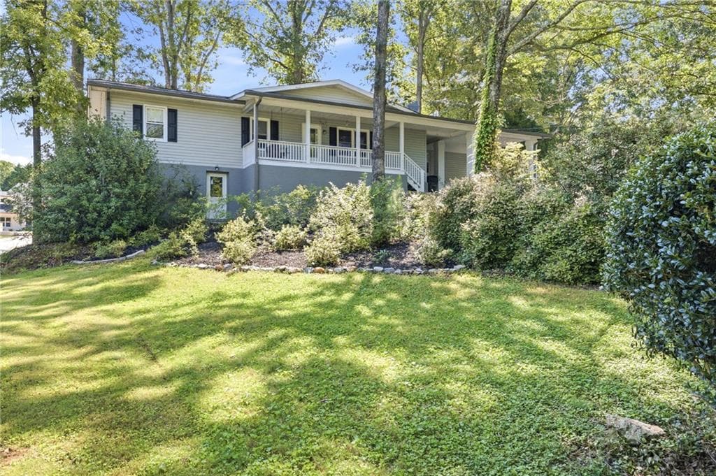 3 bedroom, 2 bathroom, 1,420 sq ft single family residence for sale at 278 Swain Street, Clarkesville, GA 30523 — photo 3