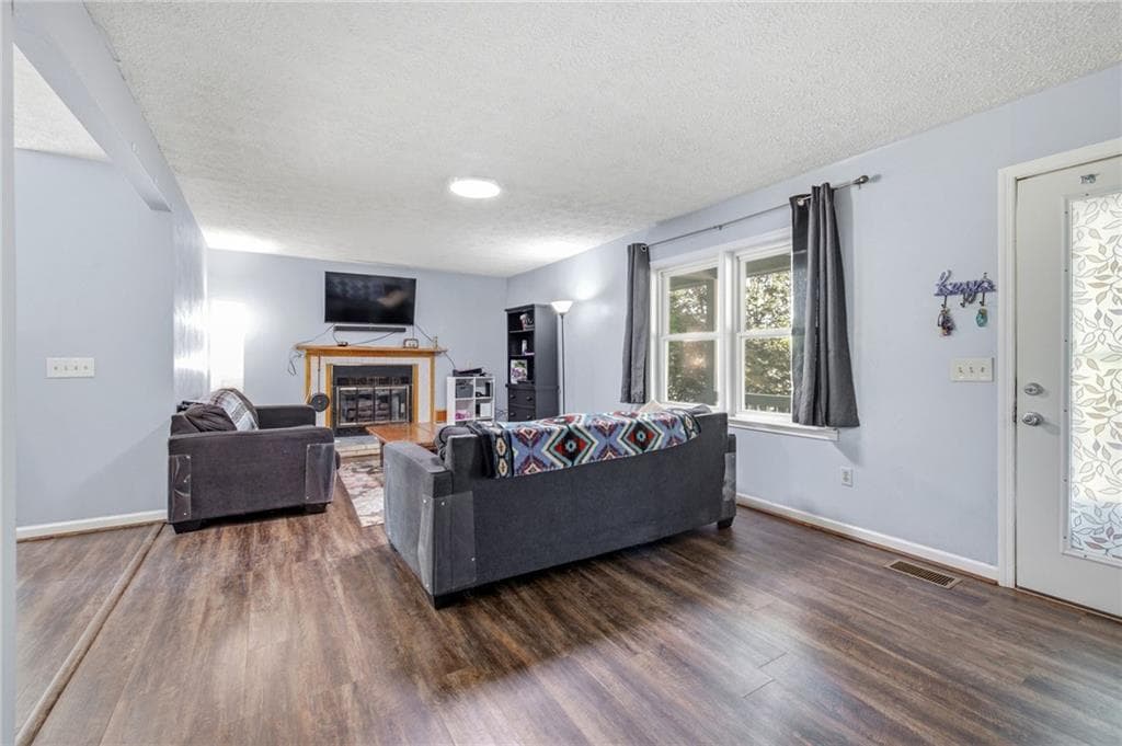 3 bedroom, 2 bathroom, 1,420 sq ft single family residence for sale at 278 Swain Street, Clarkesville, GA 30523 — photo 7