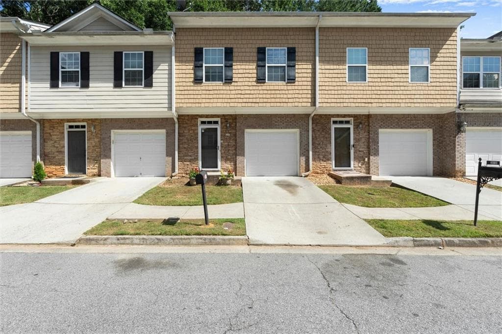 3 bedroom, 3 bathroom, 1,588 sq ft townhouse under contract at 5016 Lower Elm Street, Atlanta, GA 30349