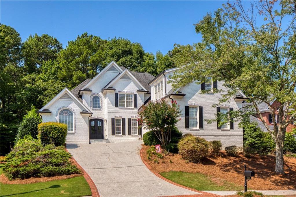 5 bedroom, 5 bathroom, 5,335 sq ft single family residence for sale at 3375 Wolf Willow Close, Milton, GA 30004 — photo 3