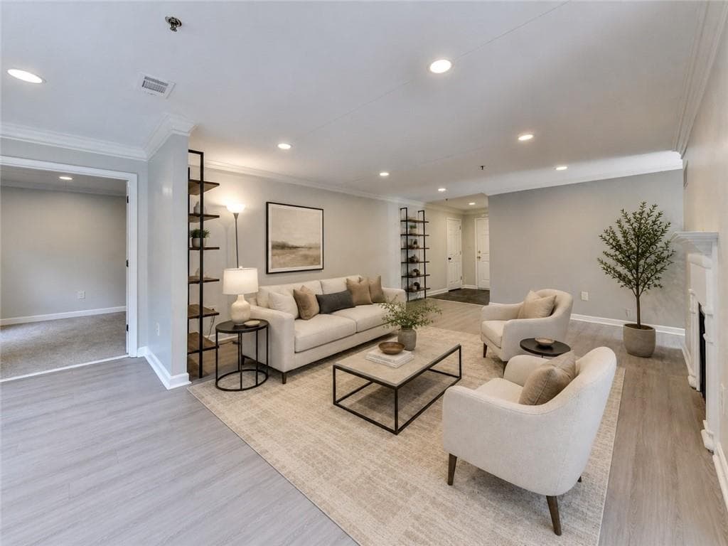 2 bedroom, 2 bathroom, 1,504 sq ft condominium under contract at 3201 Lenox Road 19, Atlanta, GA 30324