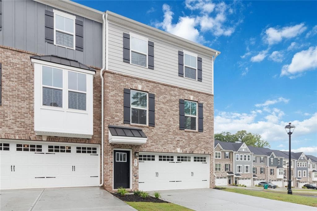 4 bedroom, 4 bathroom, 2,374 sq ft townhouse for rent at 856 Woods Chapel Road, Sugar Hill, GA 30518 for $2,900 a month — photo 2