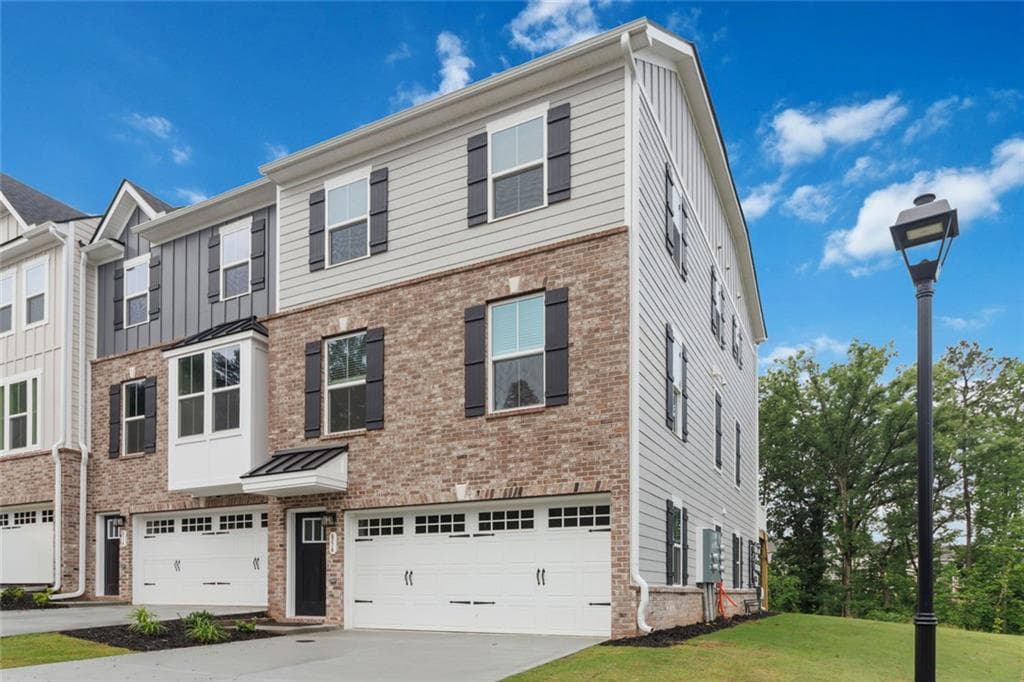 4 bedroom, 4 bathroom, 2,374 sq ft townhouse for rent at 856 Woods Chapel Road, Sugar Hill, GA 30518 for $2,900 a month — photo 3