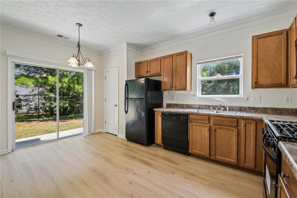 3 bedroom, 4 bathroom, 1,728 sq ft single family residence under contract at 7062 Skippingstone Way, Douglasville, GA 30134 — photo 9