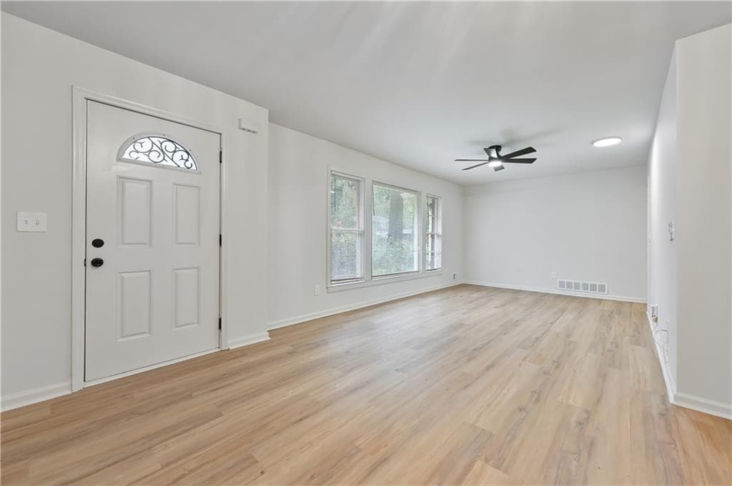 4 bedroom, 3 bathroom, 1,250 sq ft single family residence for sale at 2529 Riggs Drive, Atlanta, GA 30344 — photo 4