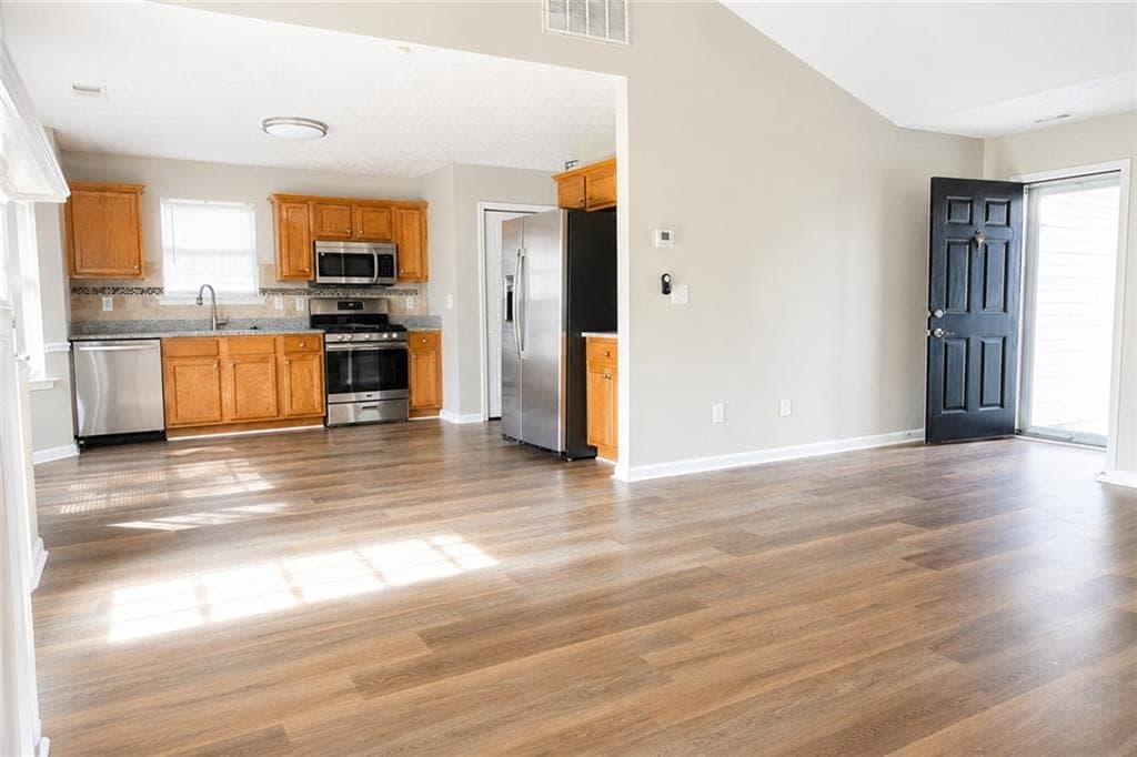 3 bedroom, 2 bathroom, 1,134 sq ft single family residence for sale at 140 Tillman Court, Mcdonough, GA 30253 — photo 6