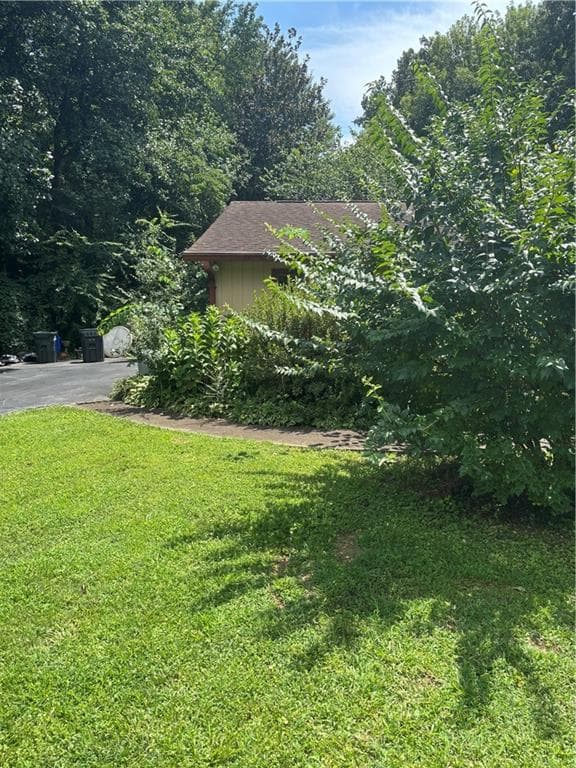 single family residence for sale at 490 Coleman Drive, Roswell, GA 30075 — photo 5
